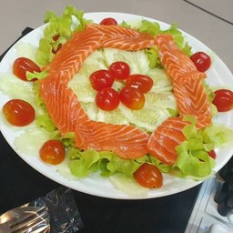 สลัดแซลม่อน