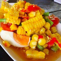 ตำข้าวโพดไข่เค็ม
