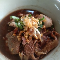 ก๋วยเตี๋ยวน้ำตกหมู