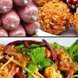 ยำแหนมสดป้าไก่รสเด็ด