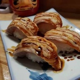 (124) ซูชิแซลมอนมาโย (คำละ)