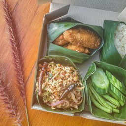 ลาบ + ไก่ทอด + ข้าวเหนียว