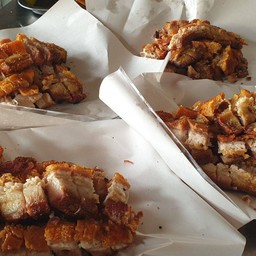 หมูกรอบ ครึ่งกิโลกรัม