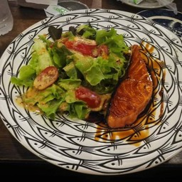 (404) สลัดแซลมอนย่าง