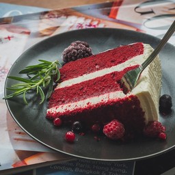 RED VELVET CAKE