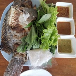 ครัวลั่นทุ่งอาหารป่ารสเด็ด -