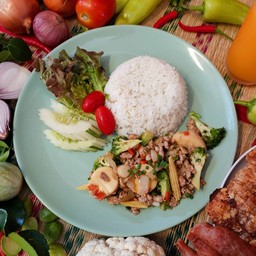 ข้าวเต้าหู้ทรงเครื่อง