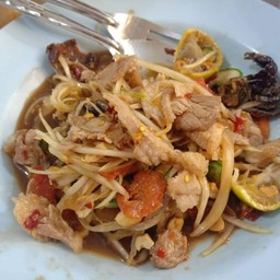 ส้มตำปลาร้าใส่คอหมูย่าง