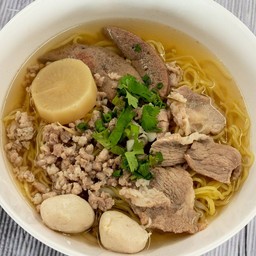 ก๋วยเตี๋ยวหมูนุ่มน้ำใส