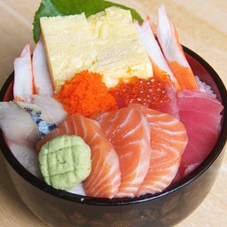 ข้าวหน้าปลาดิบรวม