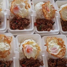 ข้าวกะเพราคนเดิน