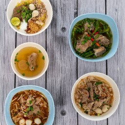 ก๋วยเตี๋ยวต่อทรัพย์ ตลาด ดีดี มาร์เช่ รังสิต คลอง3