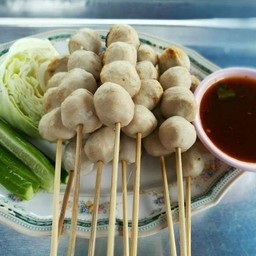 ลูกชิ้นหมูปื้ง