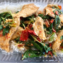 ข้าวผัดกะเพราไก่