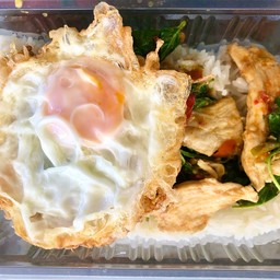 ข้าวผัดกะเพราไก่+ไข่ดาว
