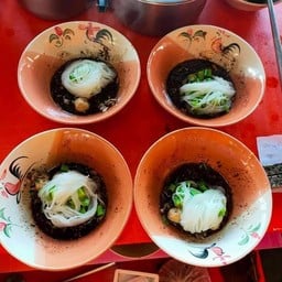 ปาน ก๋วยเตี๋ยวเรืออยุธยารสเด็ด   2 รามอินทรา ติดกับวิทยาลัยทักษิณา