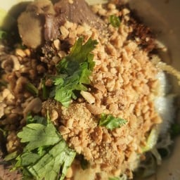 ร้านก๋วยเตี๋ยวเรือนาวาทอง(แม่อำนวย)