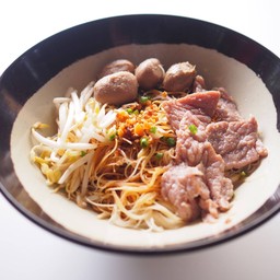 ก๋วยเตี๋ยวลูกชิ้นเนื้อ+เนื้อสด