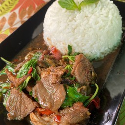 ข้าวกะเพราหมูตุ๋น