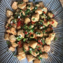 เต้าหู้เต๋าคั่วพริกเกลือ