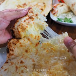 Mozzarella Naan