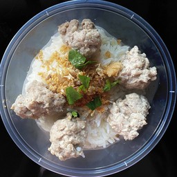 ข้าวต้มหมูสับ