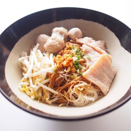ก๋วยเตี๋ยวลูกชิ้นหมู+หมูสด