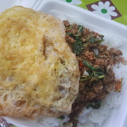 กะเพราหมูไข่เจียว(พิเศษ)