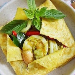 Green Curry Fried Rice With Shrimp And Egg Wrap