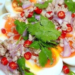ยำไข่ต้ม+หมูสับ