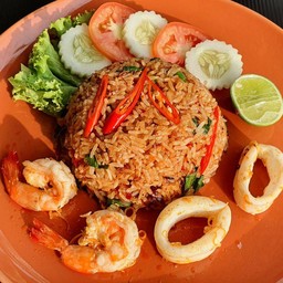 ข้าวผัดต้มยำทะเล