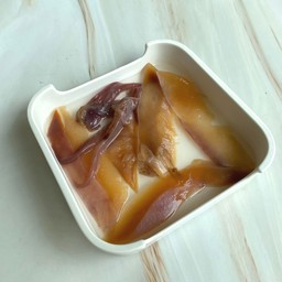 ปลาหมึกกรอบ (100g)
