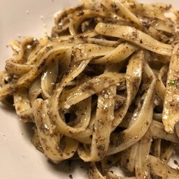 เฟตตุชชิเน่ ผัดซอสเห็ดทรัฟเฟิล