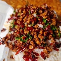 ข้าวกระเพราหมูสับ พริกแห้ง
