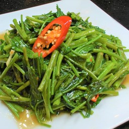 ผัดผักบุ้ง
