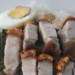 ข้าวหมูกรอบ