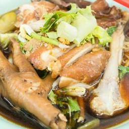 ร้านป้าจีเตี๋ยวหมู -ไก่