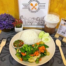 ข้าว ผัดผักหมูหมัก