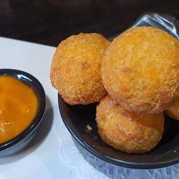 ลูกชีสทอด