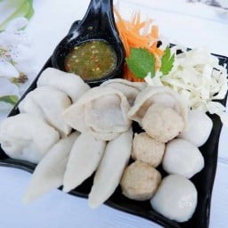 ลูกชิ้นปลาเศรษฐี เหล่าต้า