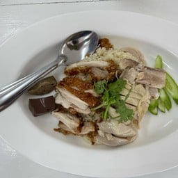 ราชา ไก่ตอน ตรงข้ามโรงเรียนสิ่นหมิน