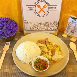 ข้าว ผัดกะหล่ำปลีทอดน้ำปลา