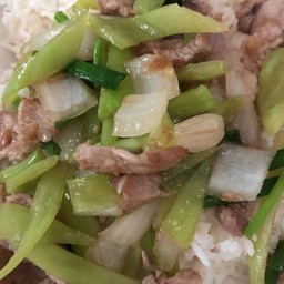 ผัดพริกหยวกหมู