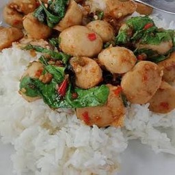 กะเพราลูกชิ้น