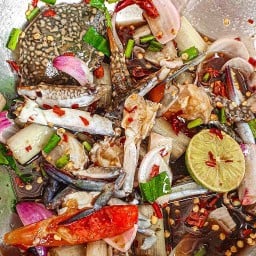 แซ่บแด่เธอ