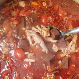 แม่วรรณข้าวซอยขนมจีนน้ำเงี้ยว