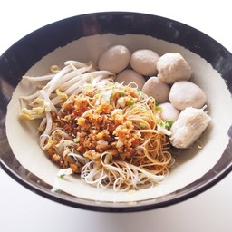 ก๋วยเตี่ยวลูกชิ้นหมู