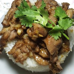 ข้าวสันคอหมูกระเทียม