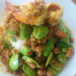 สะตอผัดพริกแกงกุ้งหมูราดข้าว