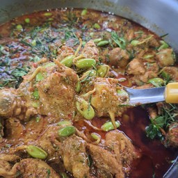 ผัดหมูหน่อเหรียง